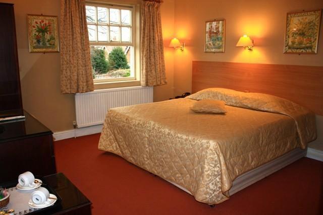 South Lodge Hotel Chelmsford Room photo